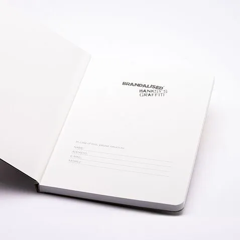 Набор Pininfarina Banksy Крыса: шариковая ручка GrafeeX и блокнот линованный из каменной бумаги, А5