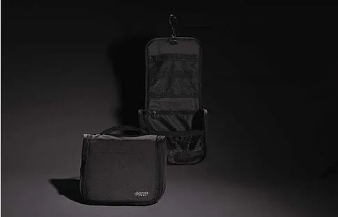 Дорожная косметичка Swiss Peak Lohan из rPET AWARE™